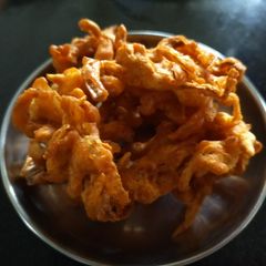 A picture of Onion pakora.