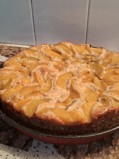 Una foto de Torta dulzona de duraznos en almíbar🍑🍑
