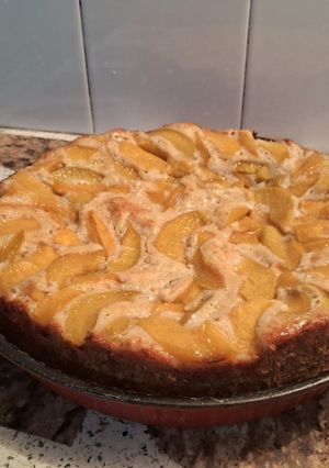 Una foto de Torta dulzona de duraznos en almíbar🍑🍑