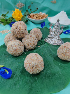 A picture of Healthy wealthy Coco dryfruit ladoo.
