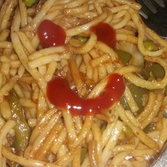 A picture of Veg Chowmin.