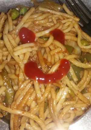 A picture of Veg Chowmin.