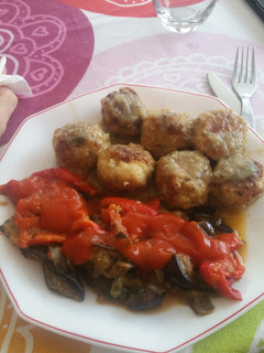 Una foto de Albóndigas de rape en salsa verde
