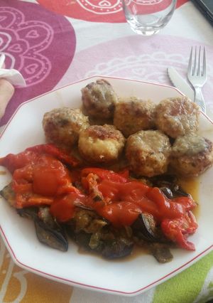 Una foto de Albóndigas de rape en salsa verde