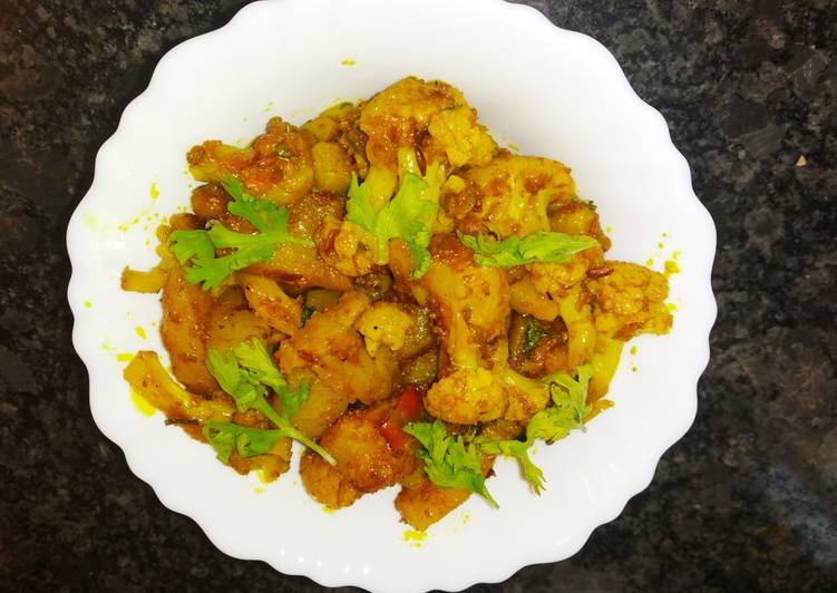 Recipe of Favorite Cauliflower potato sabji