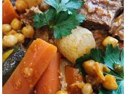Une photo de couscous d'agneau