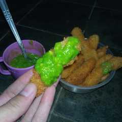 Stik Pisang Krispi Saus Alpukat রেসিপির প্রধান ছবি