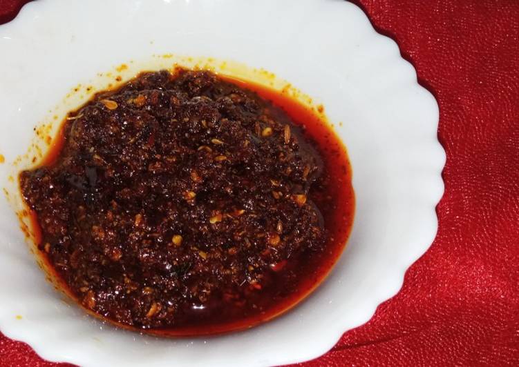 Steps to Prepare Rajasthani style garlic chutney in 12 Minutes for Family