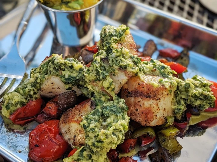 Recipe Char grilled scallops with mango avocado chimmichuri and veg which Delicious