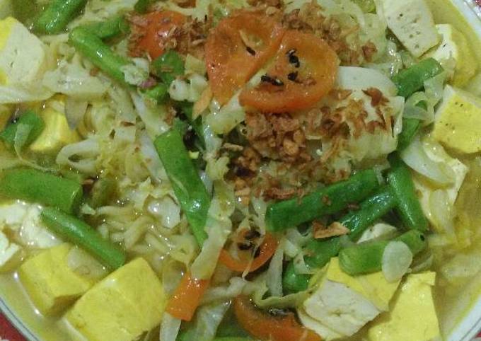 Bagaimana cara membuat Mie kuah sayur  lezat