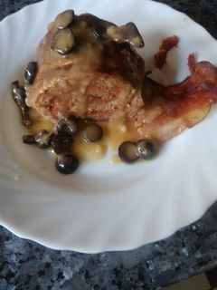 Una foto de Lomo relleno con salsa de aceitunas de las celebraciones de mi madre