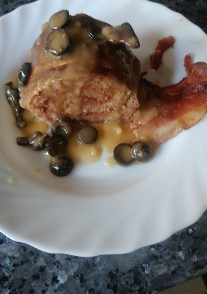 Una foto de Lomo relleno con salsa de aceitunas de las celebraciones de mi madre