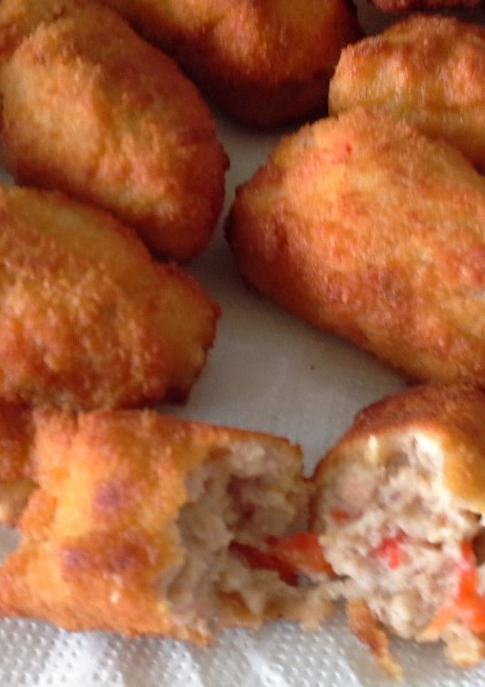 Una foto de Croquetas de jamón asado y pimientos asados