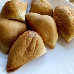 A picture of Mahamri.