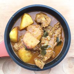 A picture of Soft Pork Rib And Potato Curry.