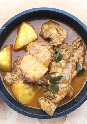 A picture of Soft Pork Rib And Potato Curry.
