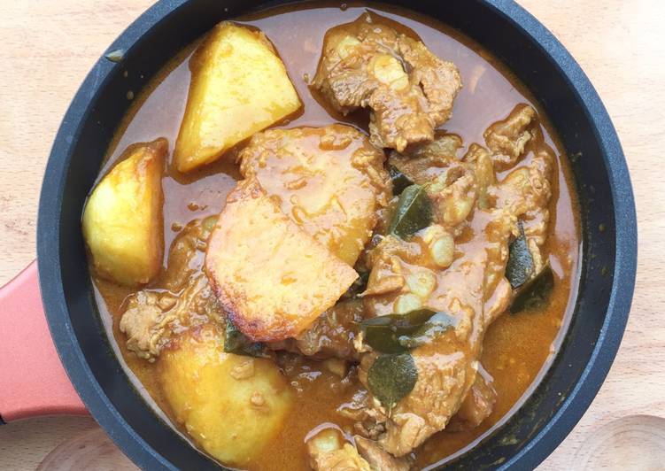 Step-by-Step Guide to Prepare Homemade Soft Pork Rib And Potato Curry