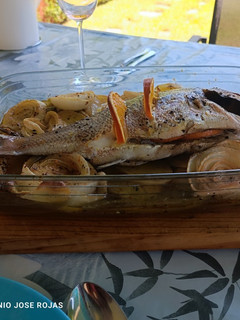 Una foto de Urta o Pargo al horno