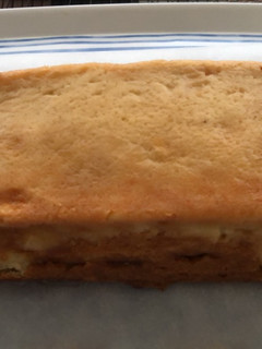 Una foto de Pudín de pan relleno de dulce de guayaba, tipo dominicano