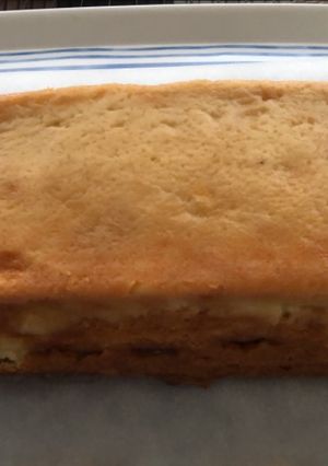 Una foto de Pudín de pan relleno de dulce de guayaba, tipo dominicano