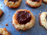 Pepas de coco con dulce de leche