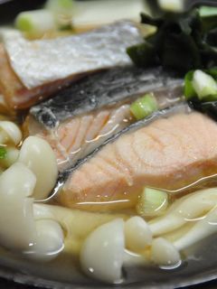 [菇菇巧思]雪白菇鮭魚味增湯 的食譜成品照片