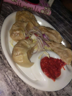 मोमोज (momos in recipe Hindi) रेसिपी मुख्य फोटो