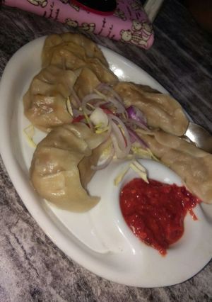 मोमोज (momos in recipe Hindi) रेसिपी मुख्य फोटो