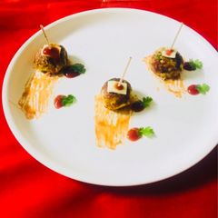 A picture of Paneer balls.