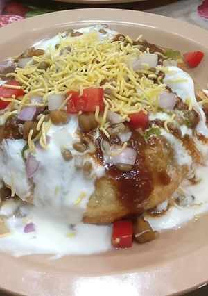 A picture of Jaipuri Raj Kachori.
