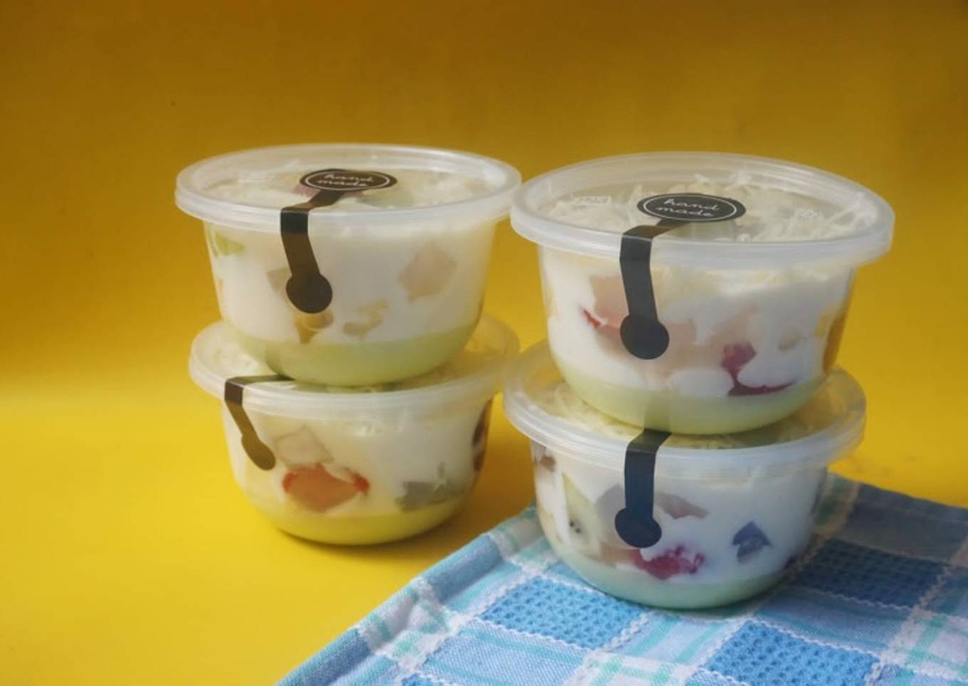 Puding salad buah