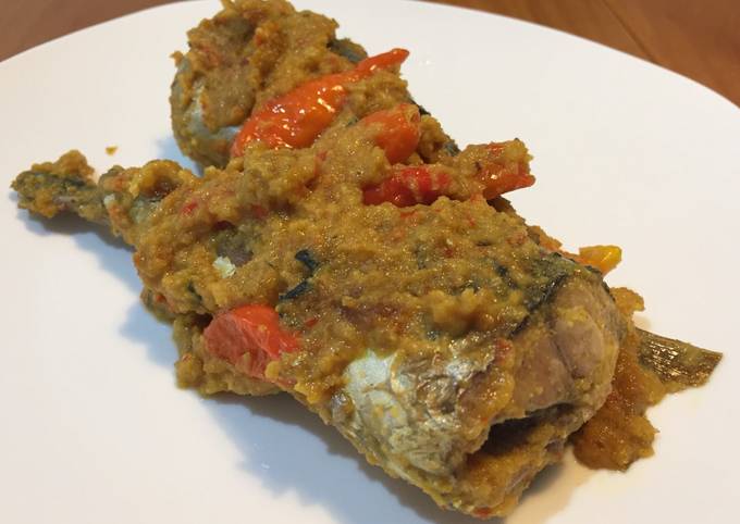 Cara Membuat Resep Pesmol ikan kembung