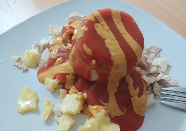 Volcán de arroz con pollo, gaucha y cheddar