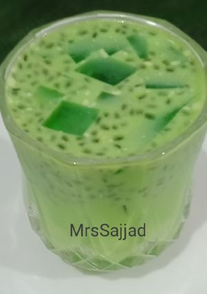 A picture of Green jello drink.