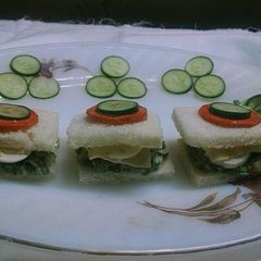 A picture of Yogurt Mint Egg Sandwich.