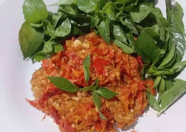 Sambel kencur tempe kemangi