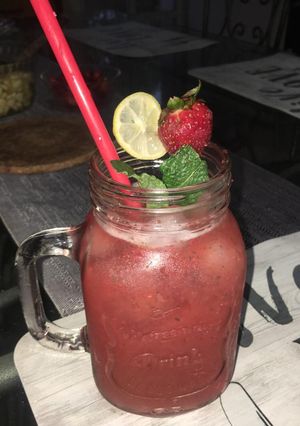 A picture of Strawberry Mojito.