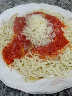 Una foto de Salsa de tomates para spaghettis express"