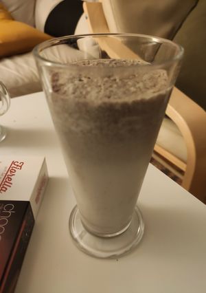 A picture of Oreo milkshake.