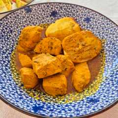 Una foto de Pechuga de pollo marinado en kéfir con especias