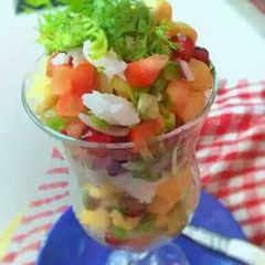 A picture of Garbanzo Salad.