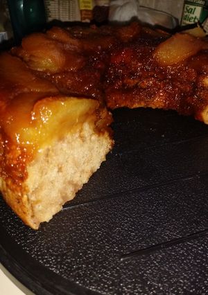 Una foto de Torta invertida de peras al caramelo SIN TACC Y SIN LACTOSA
