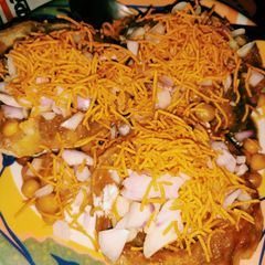 A picture of Raj kachori chaat.