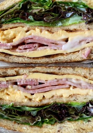 รูปของ แซนด์วิชคลับ🥬🍞
