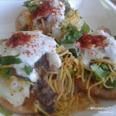 A picture of Whosayna’s Sev and Dahi Puris.