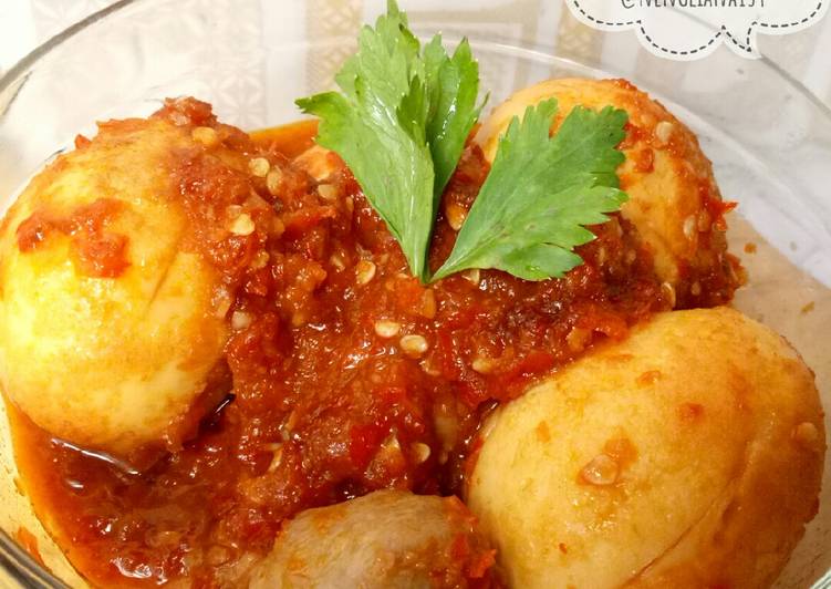 Telur bakso balado