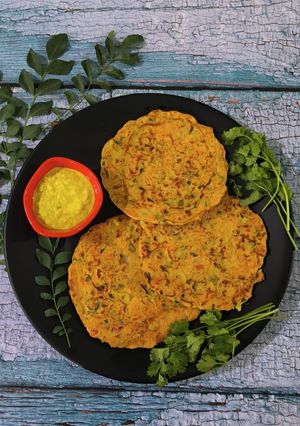 A picture of Barley flour mix vegetable uttapam.