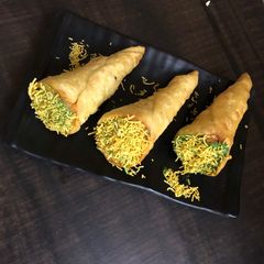 A picture of Ice cream cone chaat.