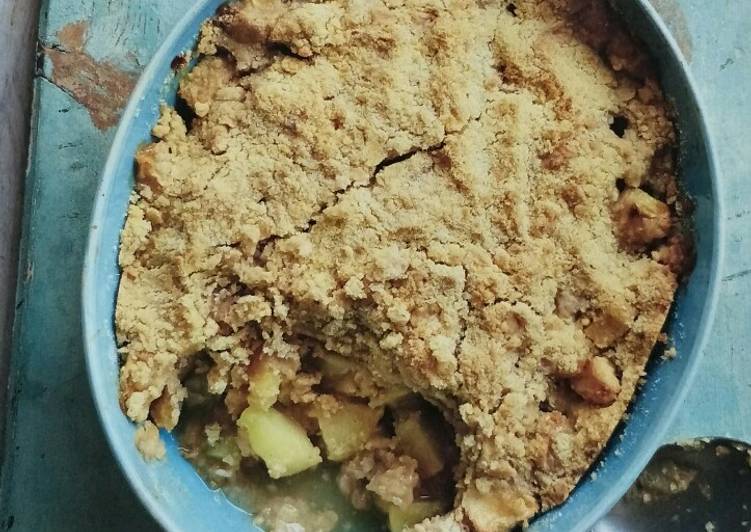 How to Make Ultimate Apple and Cinnamon Crumble