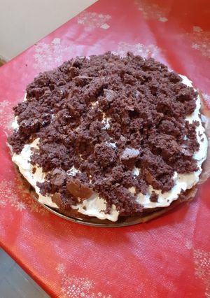Kakaós, banános vakondtúrás torta: tejszínes krémmel recept fotója